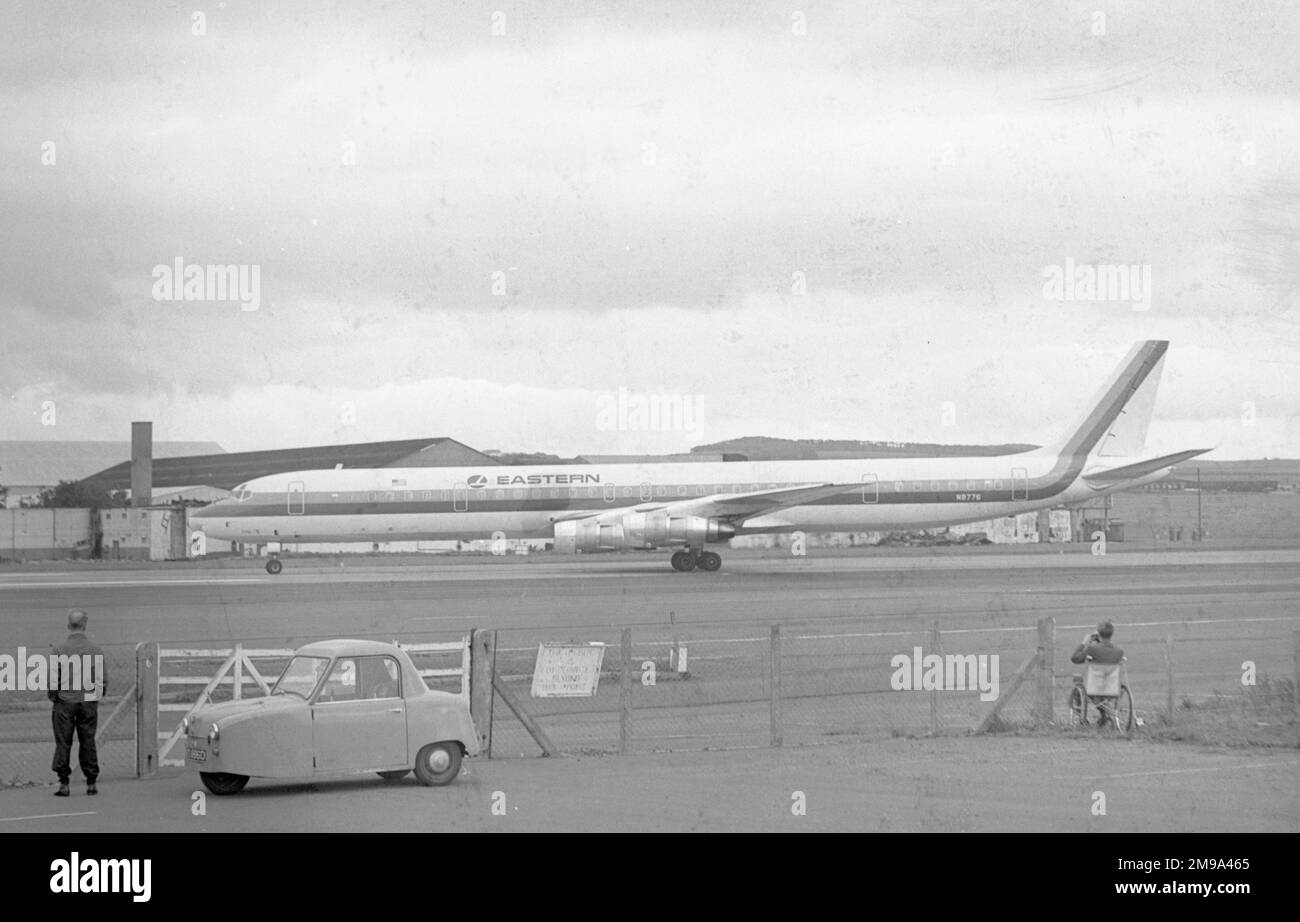 Douglas DC-8-61 N8776 della Eastern Airlines all'aeroporto di Stansted. Foto Stock
