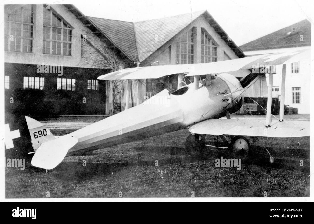 Esercito svizzero Fliegerabteilung Nieuport 28 690. La Fligerabteilung operò 25 caccia Nieuport 28 in eccedenza, acquisiti dopo la prima guerra mondiale, fino alla metà degli anni '1930s. Foto Stock