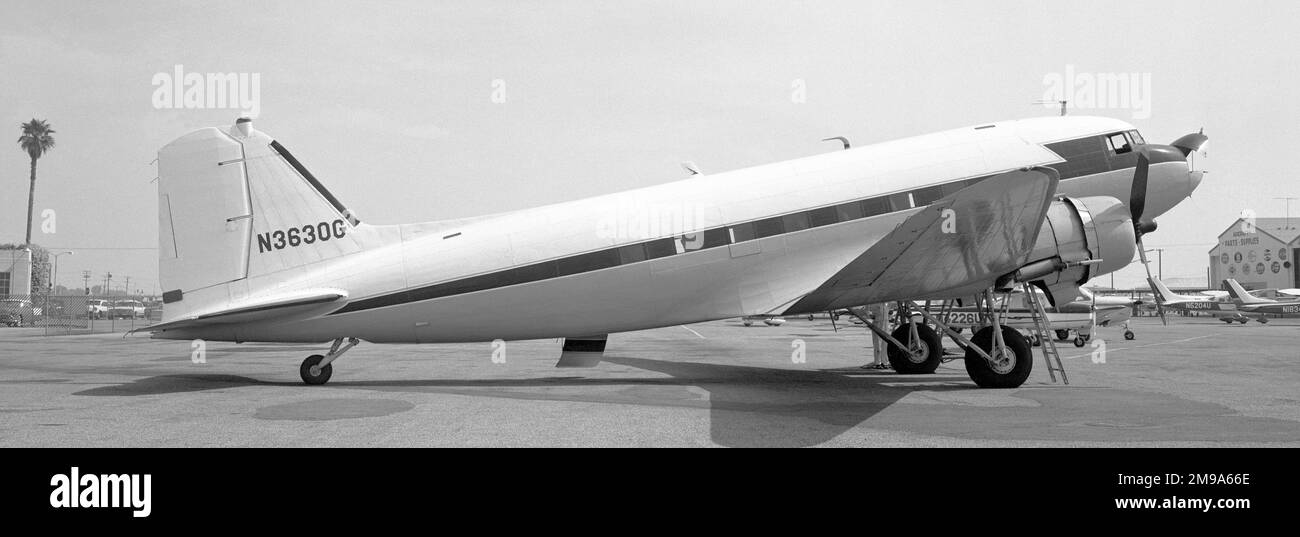 Douglas EC-47AN3630G (msn 20422), del Dipartimento dell'Agricoltura degli Stati Uniti. Costruito nel 43-15956 per l'aviazione militare degli Stati Uniti e convertito in EC-47A. Al registro civile come N3630GRe-registrato come N148Z per il Dipartimento dell'Agricoltura degli Stati Uniti a Ogden UT il 27 marzo 1968 e cancellato il 17 agosto 1979. Foto Stock