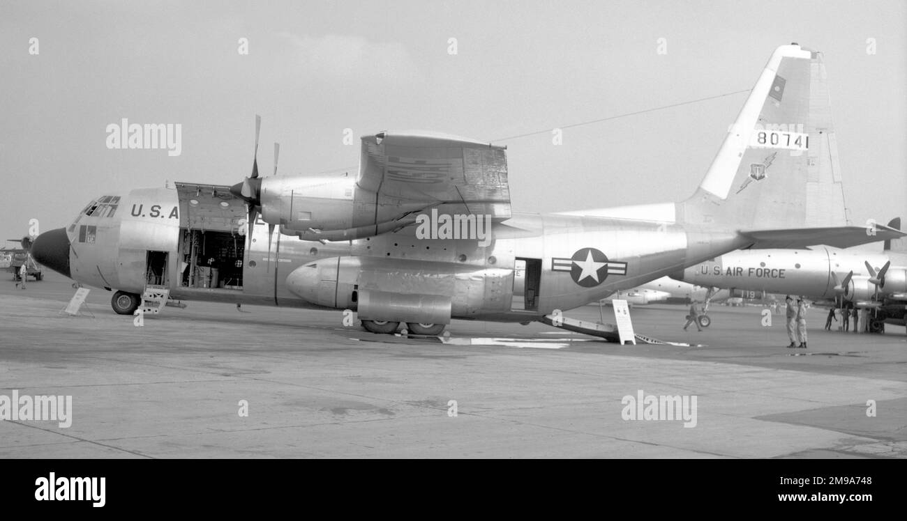 United States Air Force - Lockheed C-130b Hercules 58-0741 (msn 282-3538) di Tactical Air Command. 0741 è stato convertito in WC-130b e di nuovo in C-130b e successivamente venduto alla Fuerza Aerea Argentina come TC-58. Foto Stock