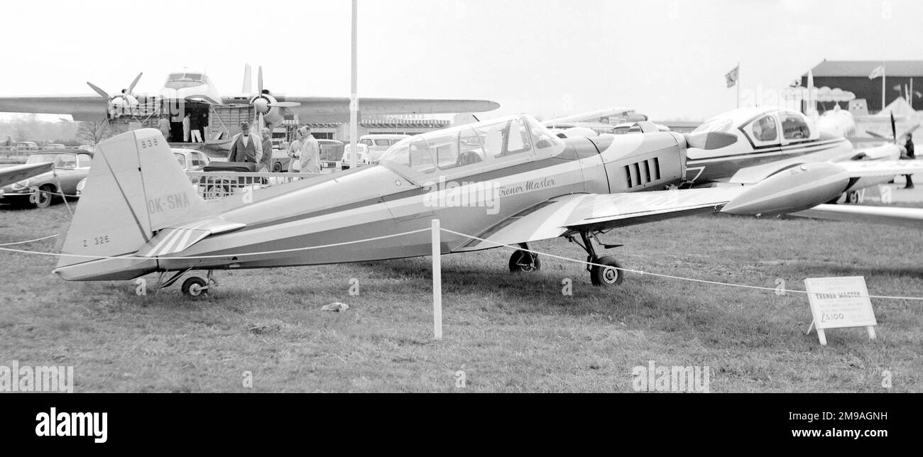 Zlin Z.326 Trener Master OK-SNA (msn 838) alla Fiera aerea di Biggin Hill nel 1963. Foto Stock