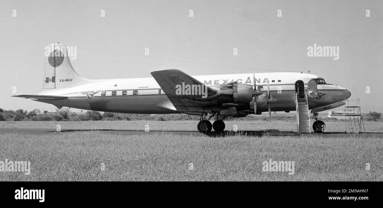Douglas DC-6 XA-MUV (msn 43102, linea numero 91) Foto Stock