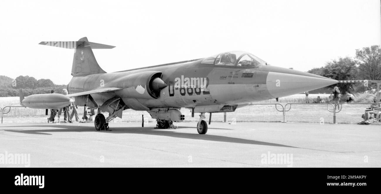 Koninklijke Luchtmacht - Lockheed F-104G Starfighter D-6682, di 311 Squadron, presso la base dell'aeronautica militare di Deelen il 30 giugno 1973. Foto Stock