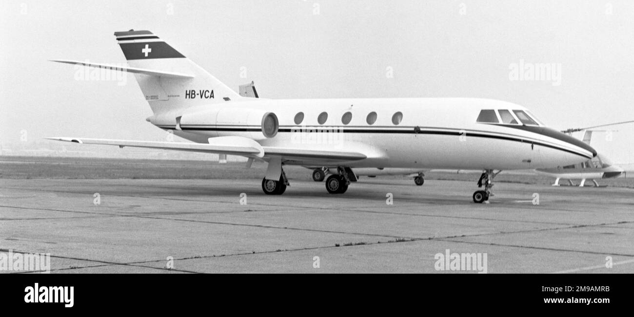 Dassault Falcon 20C HB-VCA (msn 208), di Air CharterZug-Kraus & Naimer, presso l'aeroporto Heathrow di Londra, il 11 giugno 1970. Foto Stock