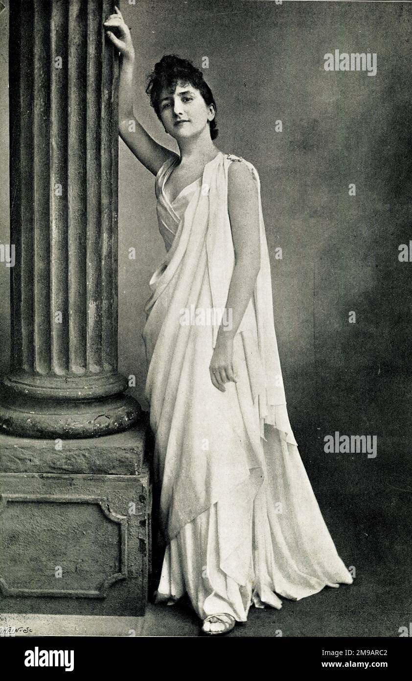 Sigrid Arnoldson, cantante d'opera svedese, soprano coloratura, come Baucis nell'opera di Gounod Philemon e Baucis Foto Stock