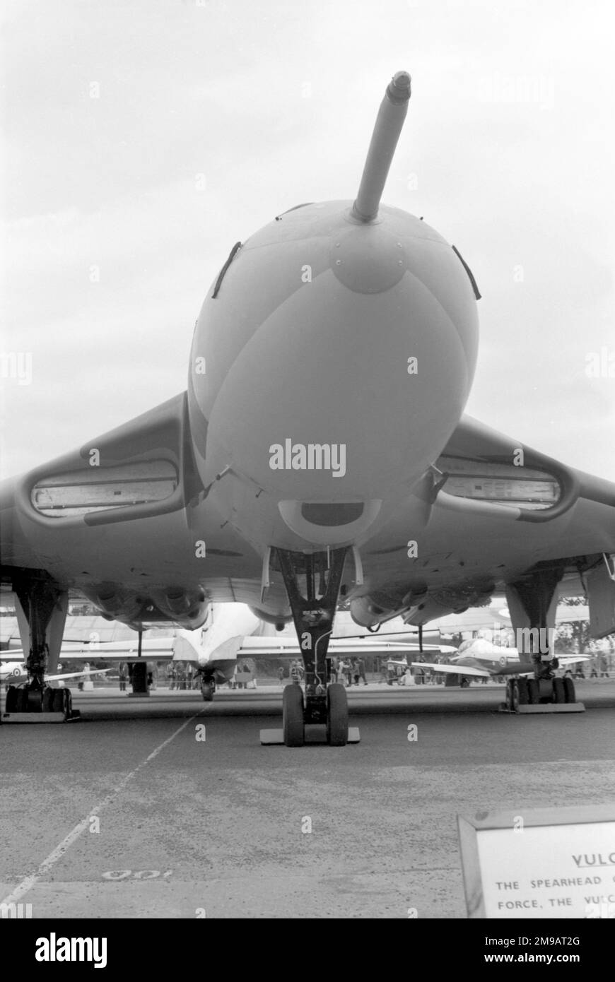 Royal Air Force - Avro Vulcan B.2, ad un airshow, che mostra i generatori di ulle! (La risonanza nelle prese d'aria, in certe condizioni, genera un'ulula molto forte, molto amata dai partecipanti al programma aereo e dagli appassionati di Vulcan) Foto Stock