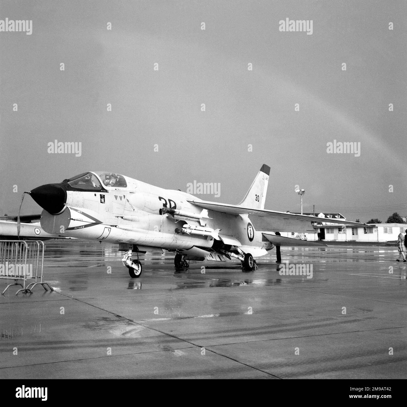 Aeronavale - Vought F-8E(FN) Crusader '30' di 14F. Ad una stazione aeronavale reale molto soggiogante di Yeovilton il 5 settembre 1970. Foto Stock