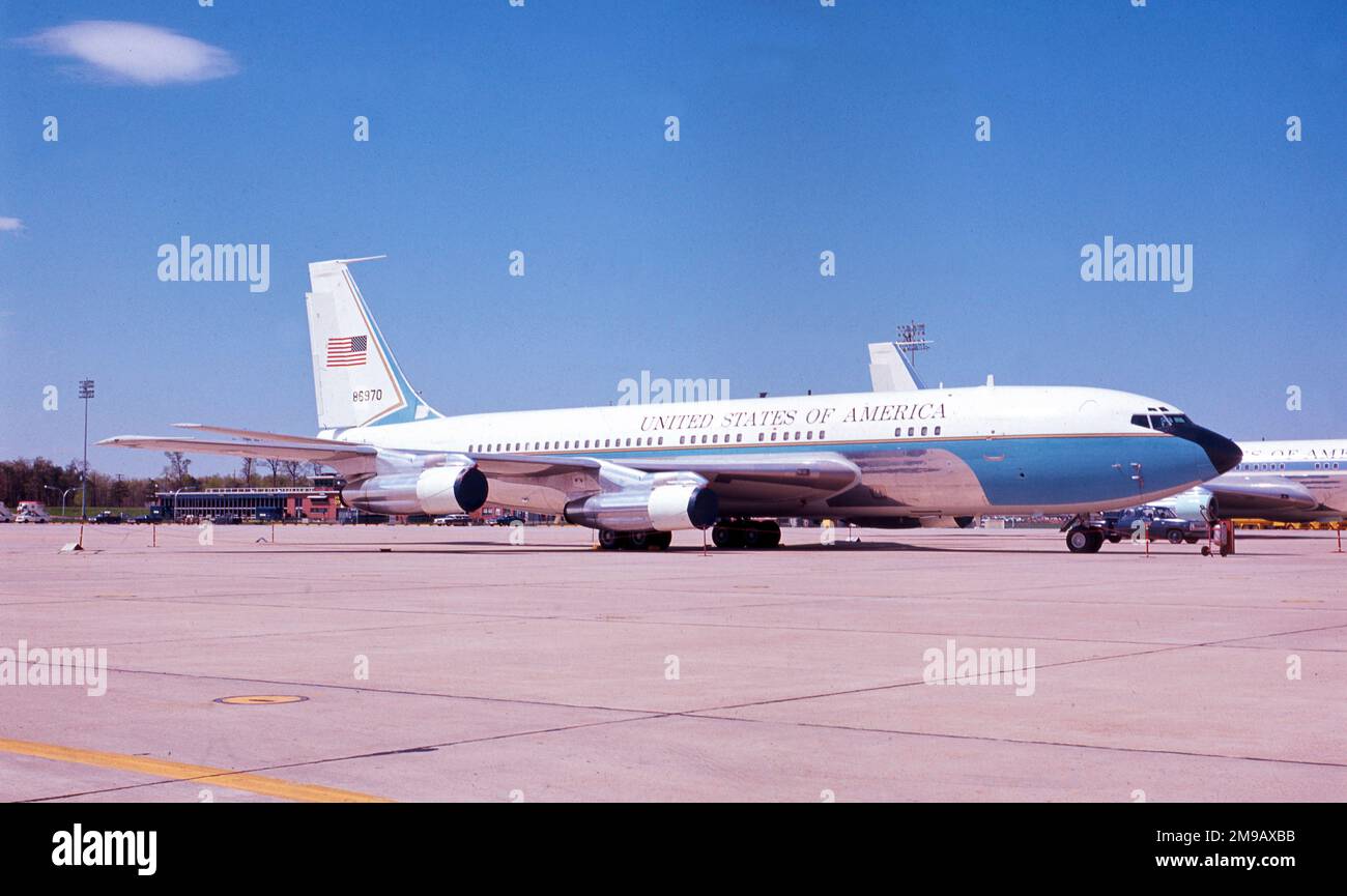United states Air Force - Boeing VC-137B-BN 58-6970 (msn 17925, modello 707-153), della 89th Ala militare di sollevamento aereo alla base aerea di Andrews nel gennaio 1976, per le funzioni di trasporto presidenziale / VVIP. Donato al Museo del volo di Seattle nel giugno 1996. Foto Stock