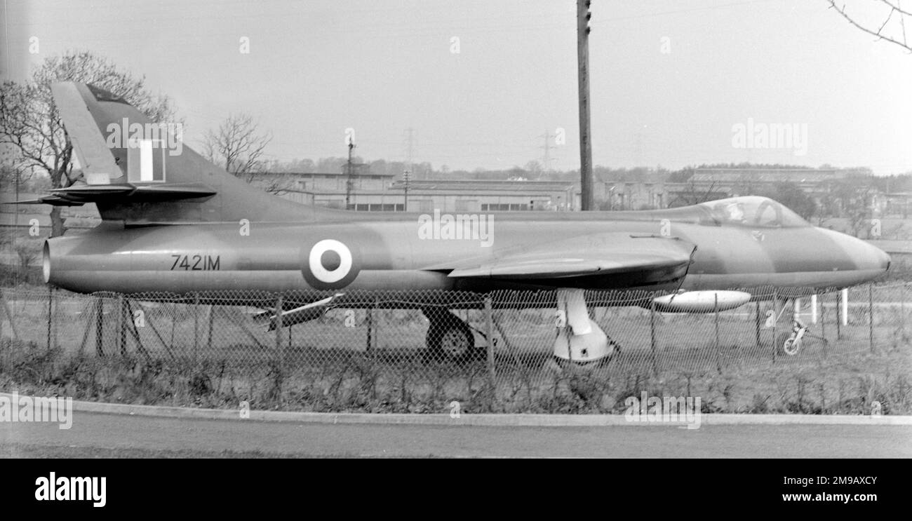 Hawker Hunter F.1 7421M / WT660, al RAF Carlisle nel febbraio 1963, sulle funzioni di guardia di cancello. Foto Stock