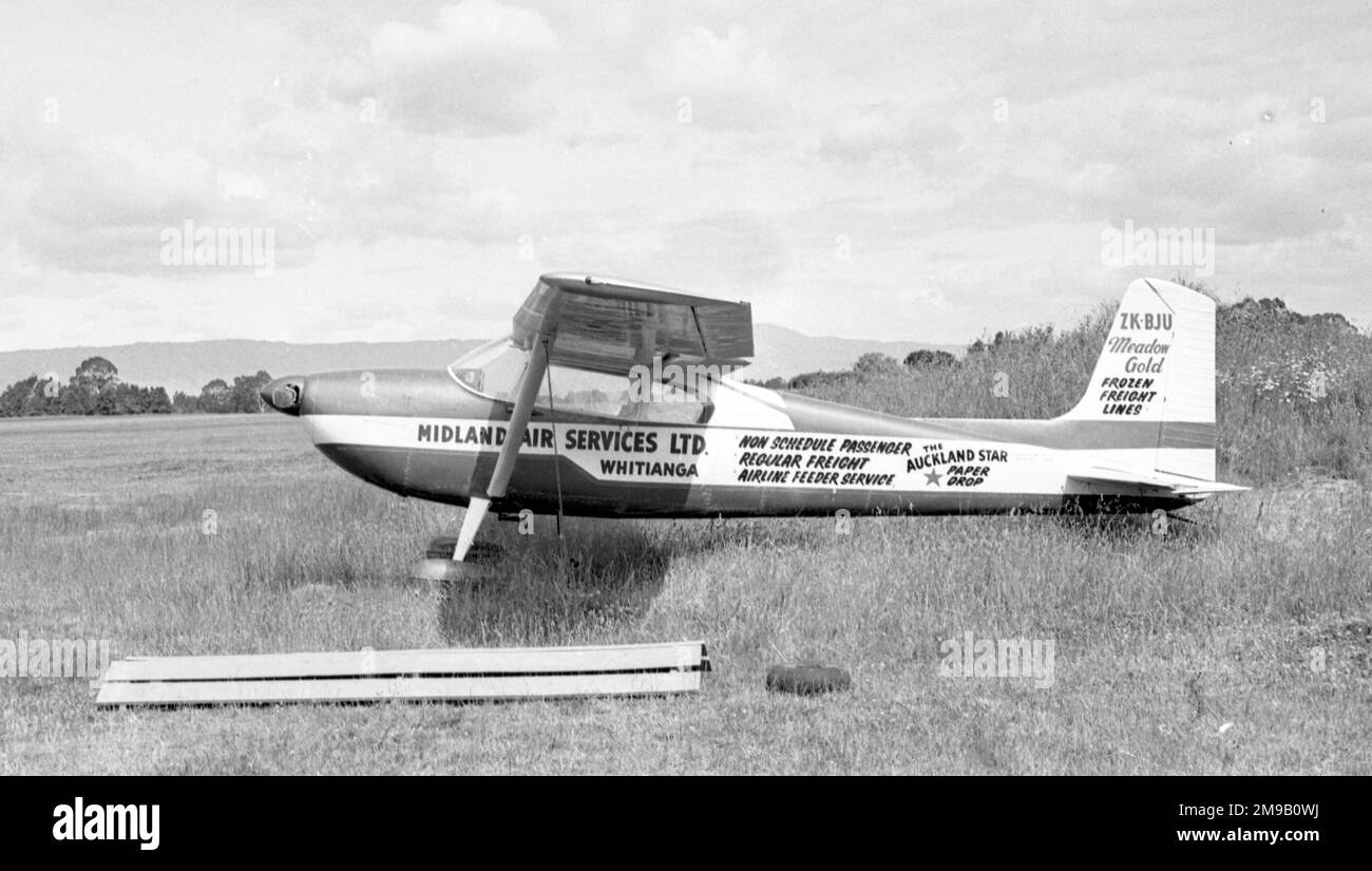 Cessna 180 ZK-BJU (msn 31451), di Midland Air Services Wahoroa, NZ, nel dicembre 1963. Foto Stock