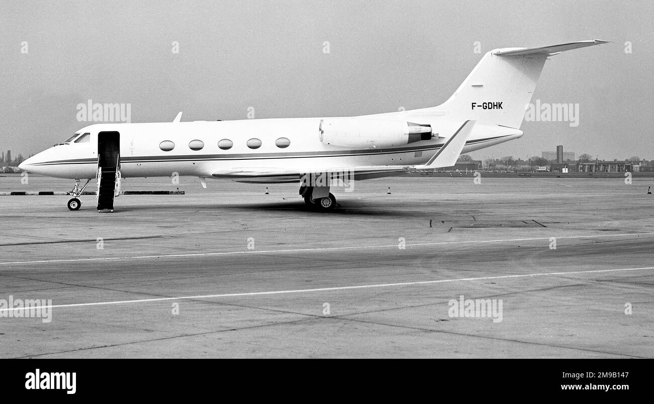 Gulfstream Aerospace Gulfstream III F-GDHK (msn 358), del Principe Aga Khan, presso l'aeroporto Heathrow di Londra. Foto Stock