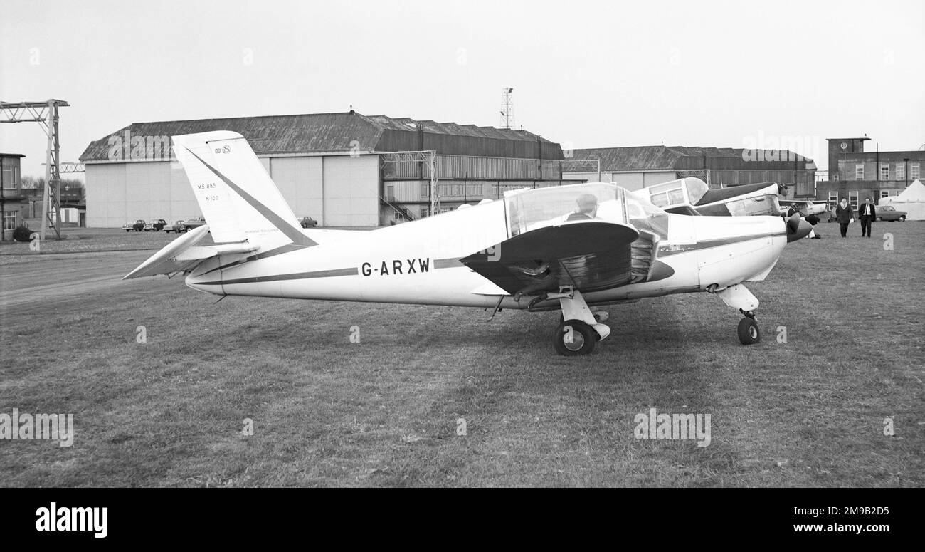 Morane-Saulnier MS.885 Super Rallye G-ARXW (msn 100), a Kirton Lindsey nel mese di aprile 1967. Foto Stock