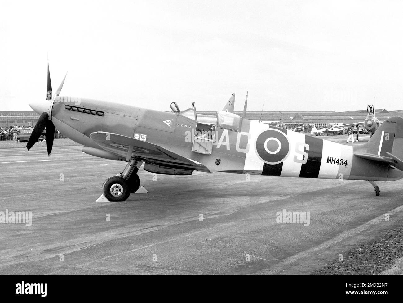 Vickers-Supermarine Spitfire LF Mk.IXB G-ASJV - MH434 (msn CBAF.IX.552), a Woodford nell'agosto 1972. Foto Stock