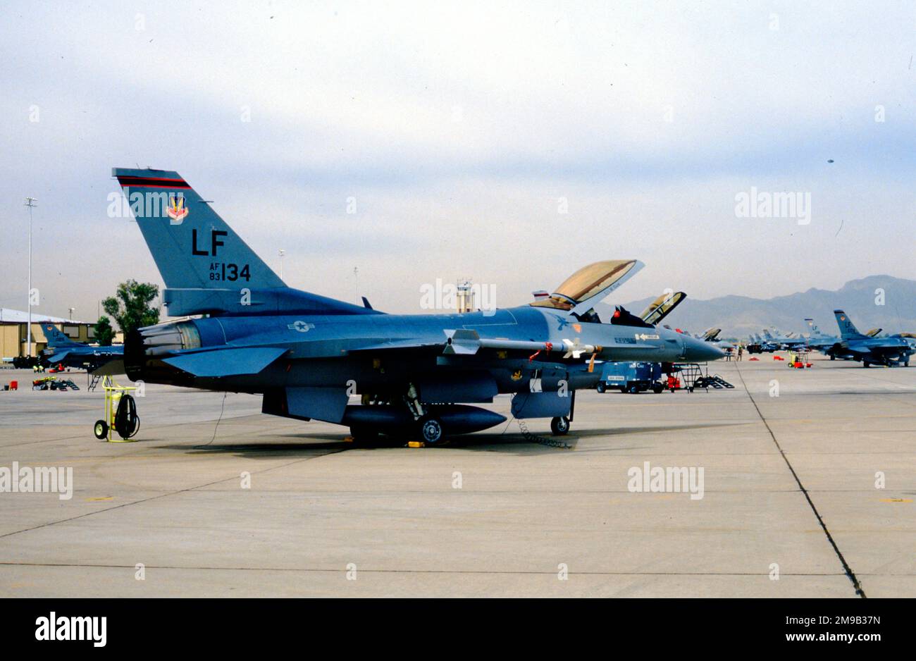 United States Air Force - General Dynamics F-16C Block 25A Fighting Falcon 83-1134 (msn 5C-17), alla base dell'aeronautica militare di Luke, Arizona. Questo aereo si è schiantato sulla gamma Barry M. Goldwater, AZ il 29 gennaio 1997 e il pilota ha espulso in sicurezza. Foto Stock