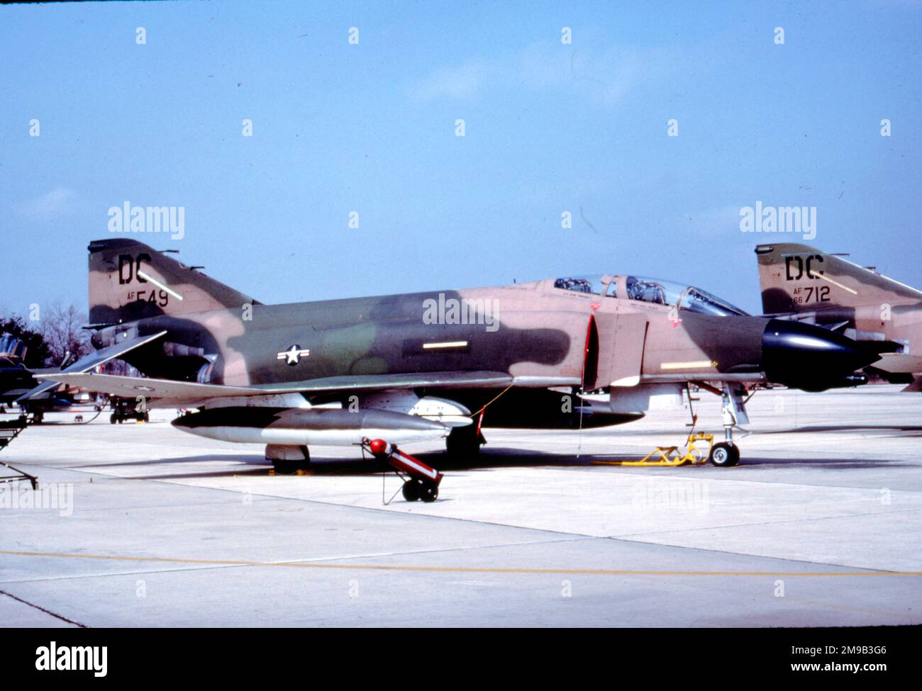 United States Air Force - McDonnell F-4D-30-MC Phantom 66-7549 (msn 2084, codice base DC), del 121st Tactical Fighter Squadron - 113rd Tactical Fighter Wing, Washington D.C. Air National Guard presso la base dell'aeronautica di Andrews, Maryland. Foto Stock