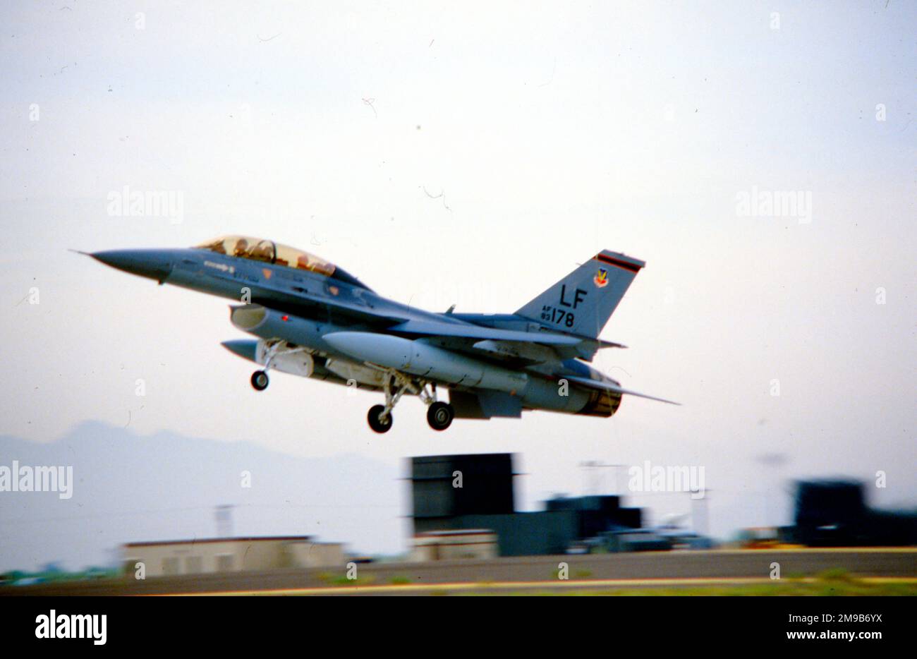 United States Air Force (USAF) - General Dynamics F-16D Block 25A Fighting Falcon 83-1178 (msn 5D-5), presso la base dell'aeronautica militare Luke, Arizona. Foto Stock