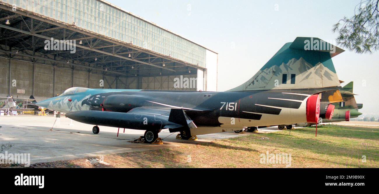 Lockheed F-104G Starfighter 7151 (msn 683-7151), in mostra al Museo dell'aeronautica ellenica, a Tatoi AB, Dekeleia, Grecia Foto Stock
