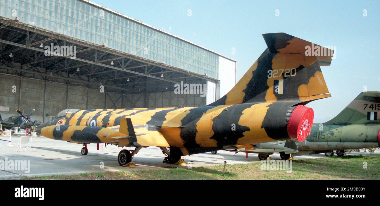 Lockheed F-104G Starfighter 32720 (msn 683D-6072, ex 63-12720), in mostra al Museo dell'aeronautica ellenica, a Tatoi AB, Dekeleia, Grecia Foto Stock