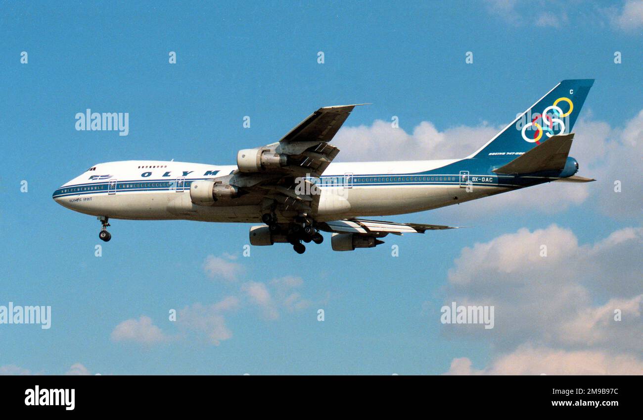 Boeing 747-212B SX-OAC "Olympic Spirit" (msn 21683), di Olympic Airlines, in avvicinamento all'aeroporto internazionale di Atene. Foto Stock