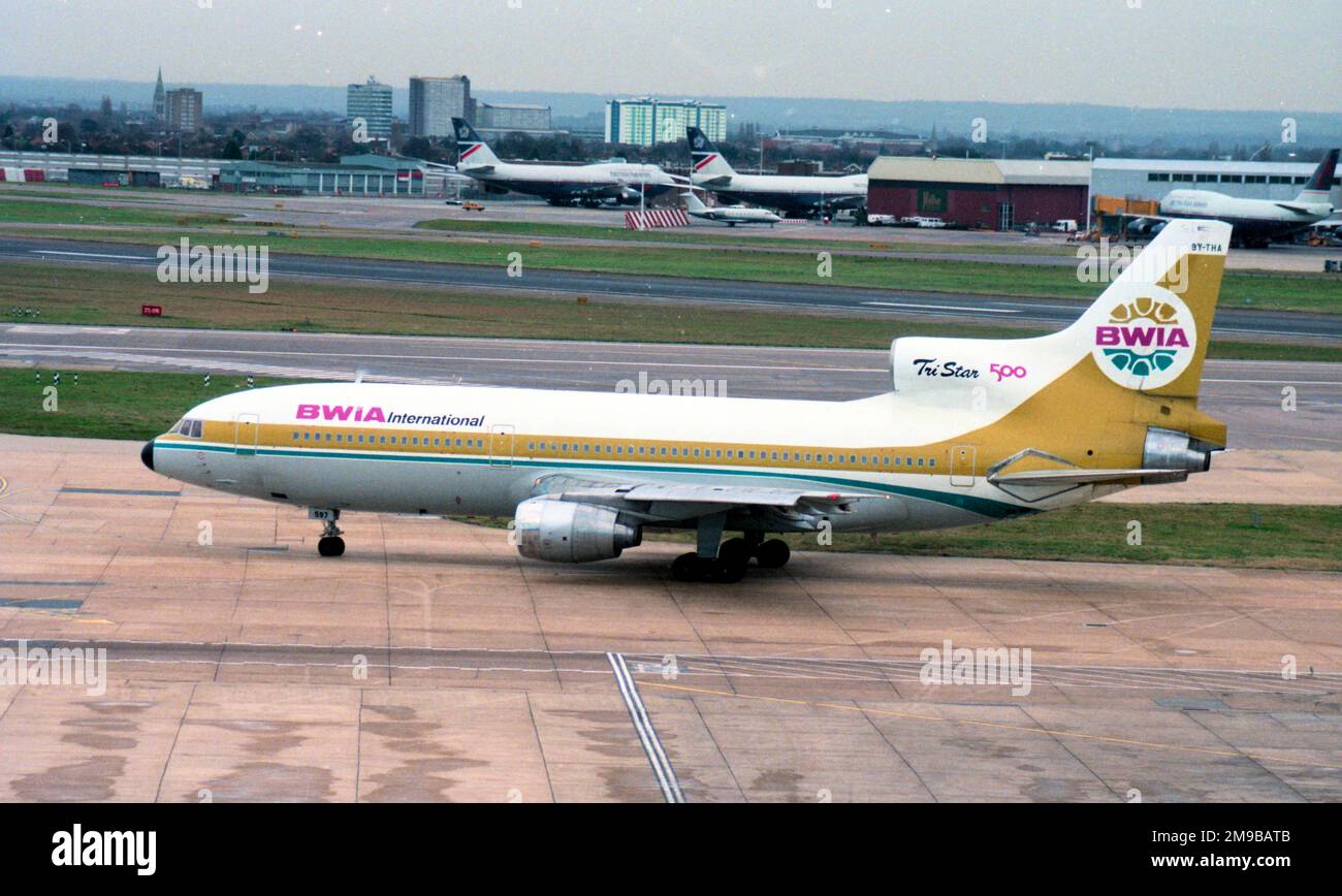 Lockheed L1011-500 TriStar 9Y-THA (msn 1222), di BWIA (British West Indian Airways), presso l'aeroporto di Heathrow, il 16 gennaio 1999 Foto Stock