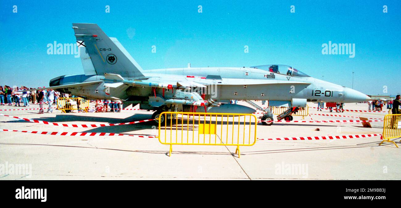 Ejército del Aire - McDonnell Douglas EF-18A Hornet C.15-13 / 12-01 (msn 0399/A332), di Ala 12, in occasione di un airshow il 14 settembre 1996. (Ejercito del Aire - Aeronautica Spagnola). Foto Stock