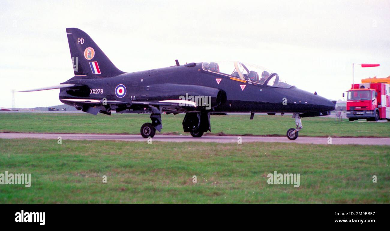 Royal Air Force - Hawker Siddeley Hawk T.1A XX278 (msn 103/312103), sulla pista della RAF Valley nel febbraio 1998. Foto Stock