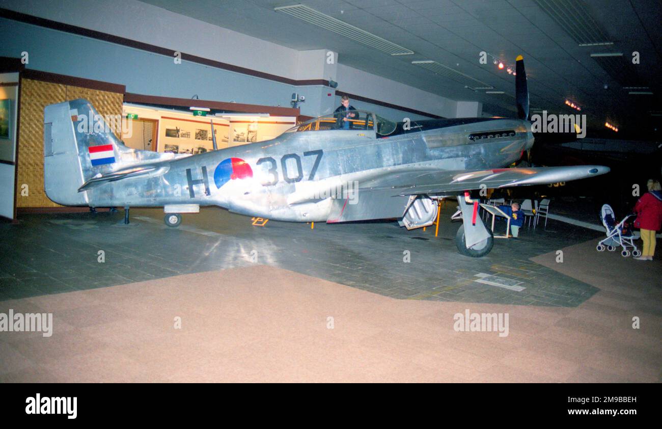 Nord America P-51K Mustang H-307 (msn 111-30256), in mostra al Militaire Luchtvaart Museum, a Kamp Van Zeist Soesterberg, Paesi Bassi. Foto Stock