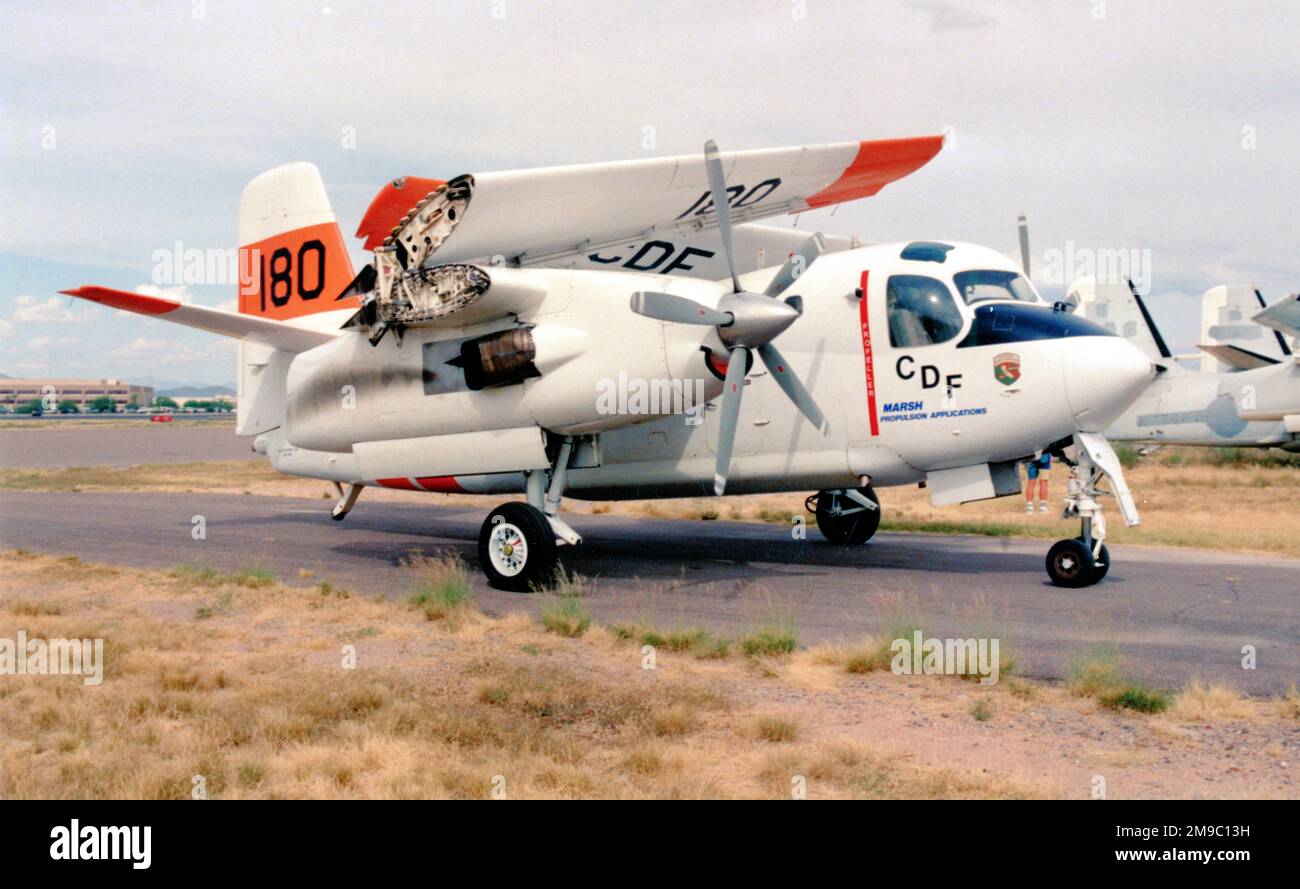 Marsh Aviation S-2F3AT Turbo N613MA - CDF no 180 (msn 522. Ex BuAer 136613), del Dipartimento della silvicoltura e della protezione antincendio della California (CAL FIRE) presso lo stabilimento della Marsh Aviation a Falcon Field, Mesa, Arizona. Foto Stock