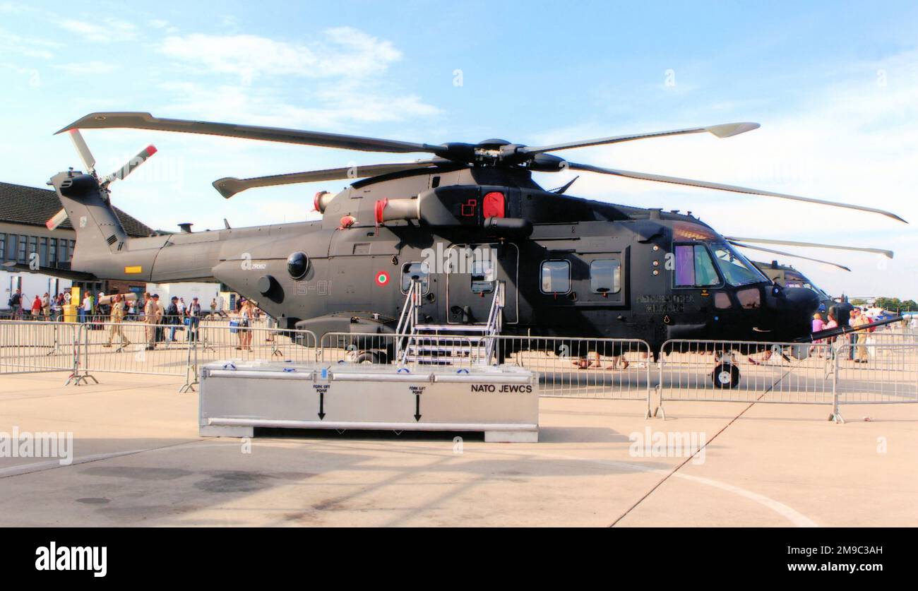 AgustaWestland HH-101A Caesar ZR352 - MM81864 - 15-01 (msn 50257-CSAR01, AW101-611), in marcatura pre-consegna volo-test. Consegnato all'AMI il MM81864 maggio 6 2015. Foto Stock