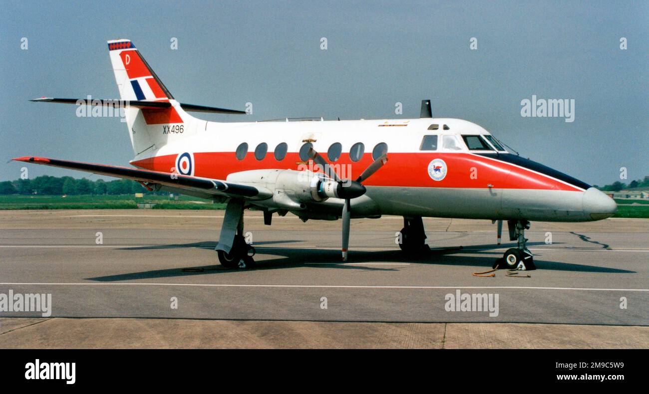 Royal Air Force - Scottish Aviation Jetstream T.1 XX496 / D (msn 276 P/N 69), di No.45 (R) Squadron, al RAF Brize Norton il 6 maggio 2002. Foto Stock
