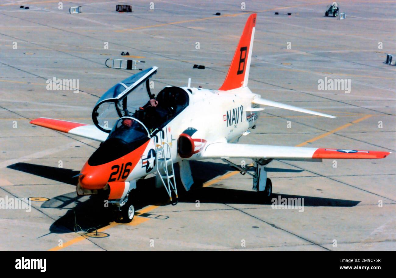 United States Navy - McDonnell Douglas T-45A Goshawk 163616 (MSN A018, call-sign '216'), di TW-2 al NAS Kingsville, Texas. Foto Stock