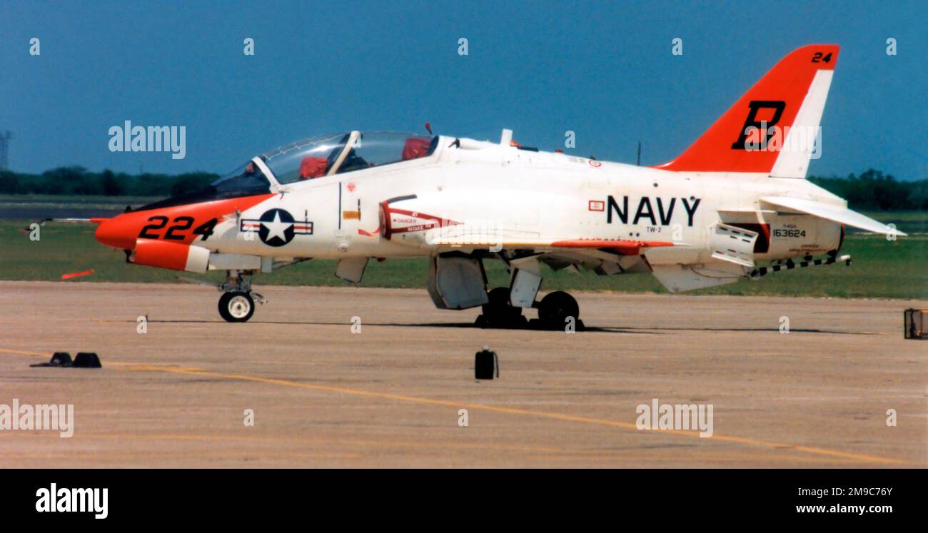 United States Navy - McDonnell Douglas T-45A Goshawk 163624 (MSN A026, call-sign '224'), di TW-2 al NAS Kingsville, Texas. Foto Stock