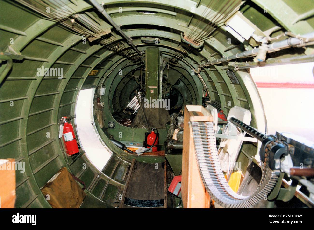 B-17G / PB-1W N7227C 'Texas Raiders', vista indietro oltre le posizioni di tiratore in vita. Foto Stock