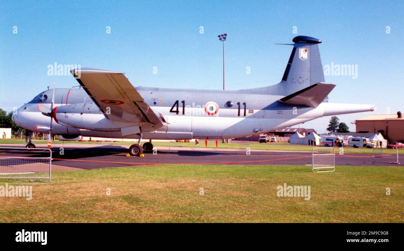 Aeronautica militare Italiana - Breguet Br.1150 Atlantic MM40124 - 41-11 (msn 86), del 41 Stormo, 88Gruppo, presso la Mildenhall Air Fete 28 maggio 1994. (Aeronautica militare Italiana - Aeronautica militare Italiana). Foto Stock