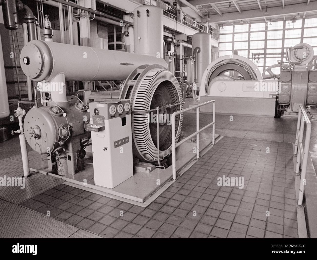 1970S INTERNO DELLA CENTRALE INDUSTRIALE PER UNA GRANDE FABBRICA AUTOMOBILISTICA - I6320 HAR001 HARS VECCHIO STILE Foto Stock