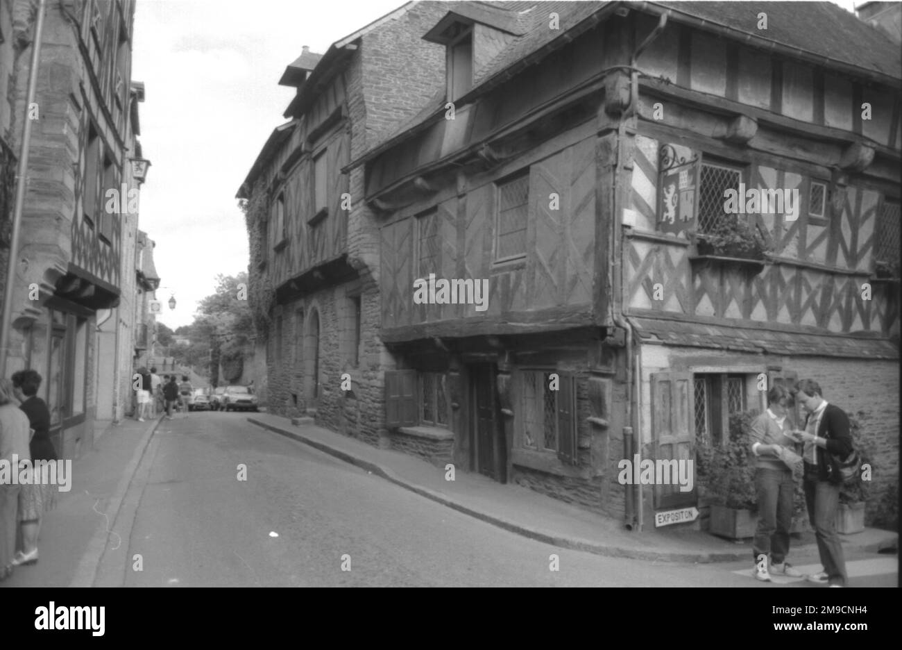 Vecchie case in una strada a Pleneuf, Francia Foto Stock