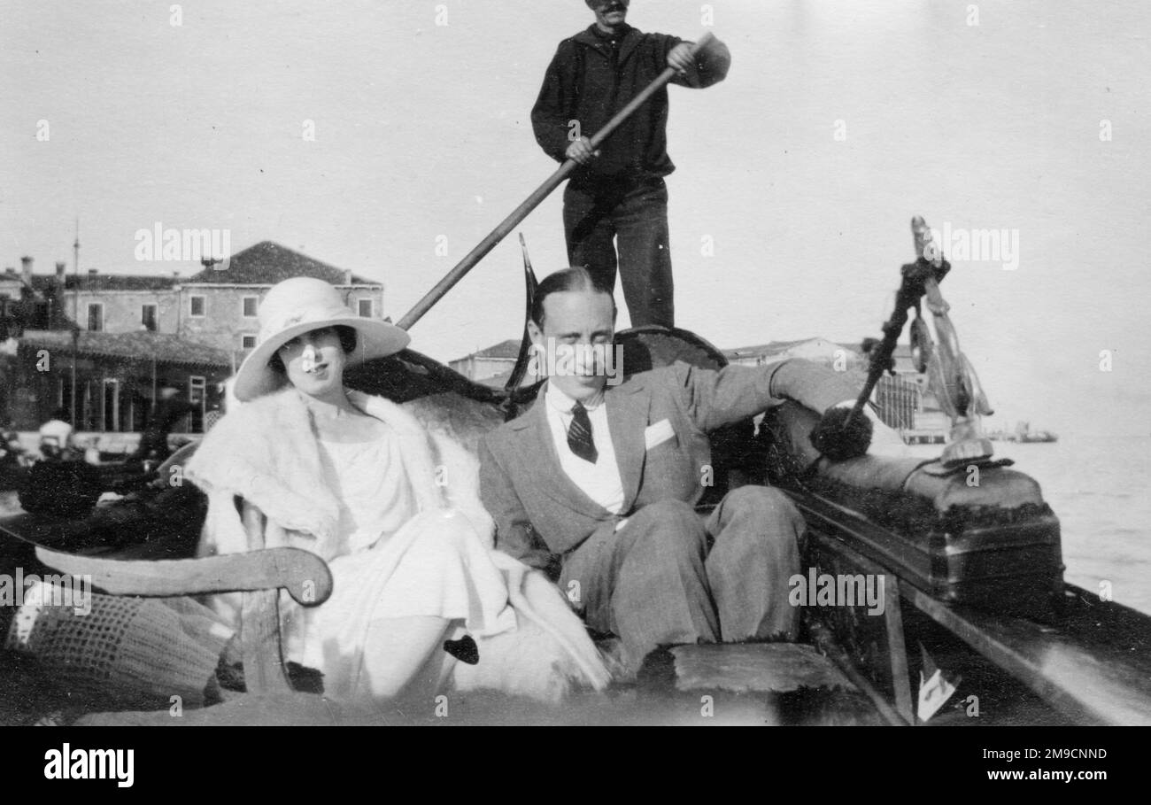 Una coppia in gondola, Venezia. Foto Stock