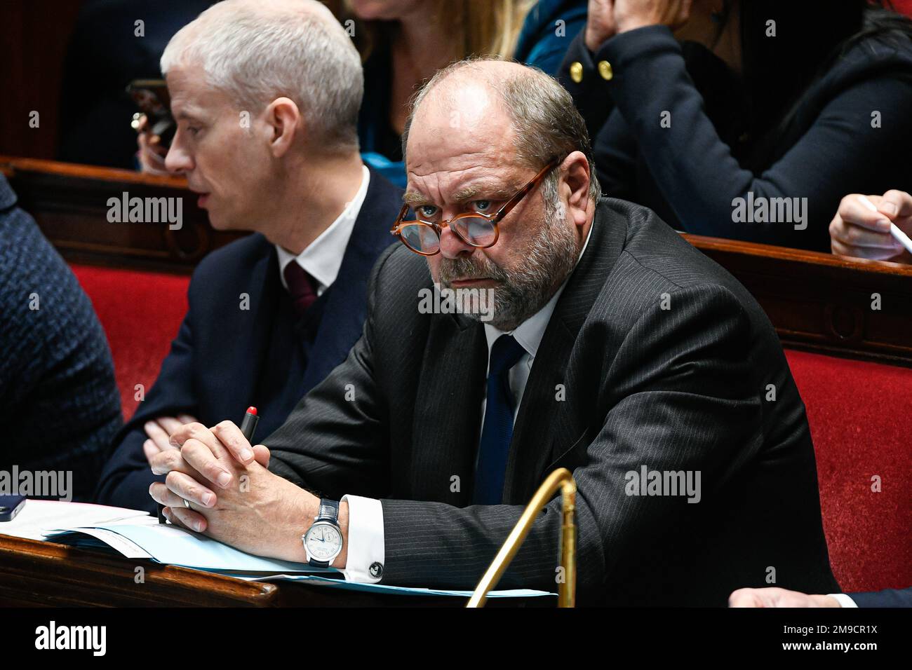 Parigi, Francia. 17th Jan, 2023. Il Ministro francese della Giustizia Eric Dupont Moretti durante una sessione di interrogazioni al governo presso l'Assemblea nazionale di Parigi il 17 gennaio 2023. Credit: Victor Joly/Alamy Live News Foto Stock