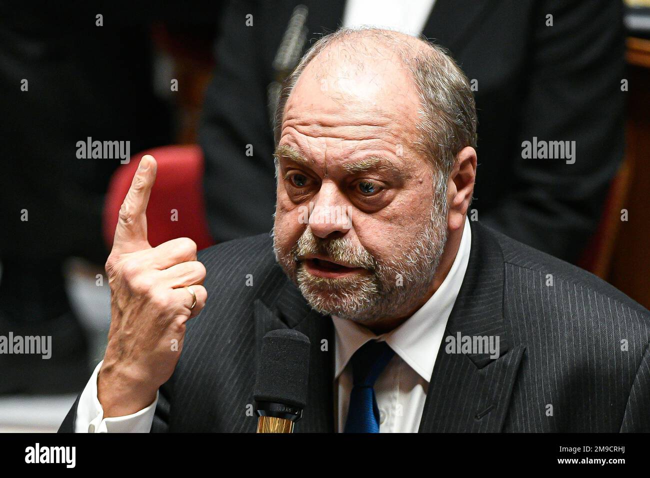Parigi, Francia. 17th Jan, 2023. Il Ministro francese della Giustizia Eric Dupont Moretti durante una sessione di interrogazioni al governo presso l'Assemblea nazionale di Parigi il 17 gennaio 2023. Credit: Victor Joly/Alamy Live News Foto Stock