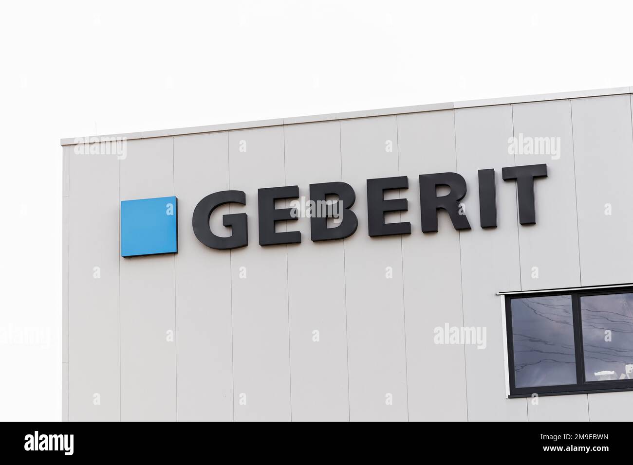 Geberit AG, logo su sala logistica, gruppo sanitario, Ratingen, Renania settentrionale-Vestfalia, Germania Foto Stock