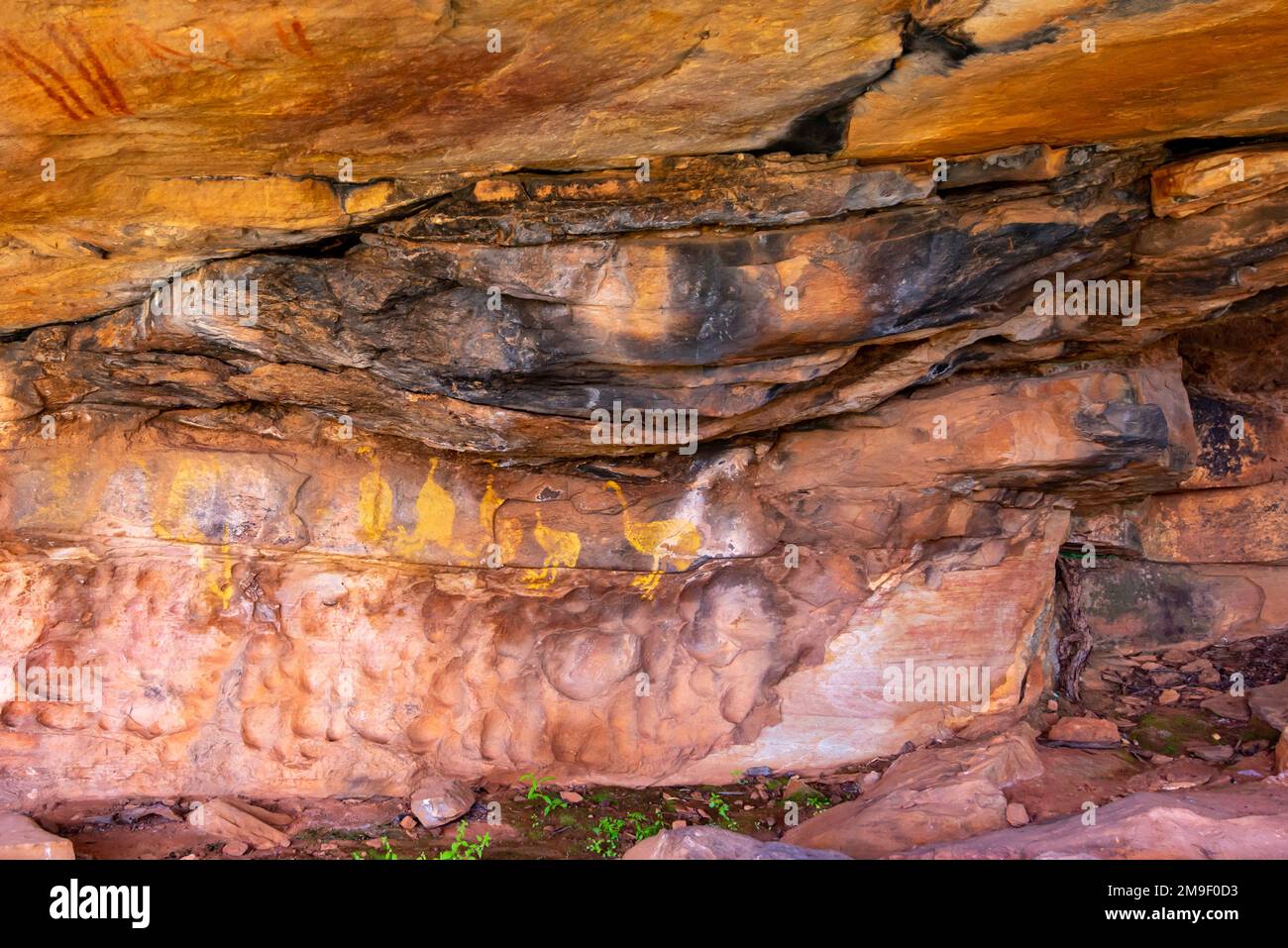 Dipinti rupestri aborigeni (opere d'arte) del popolo Ngiyampaa Mount Grenfell, 70km km a ovest di Cobar, nuovo Galles del Sud, Australia Foto Stock