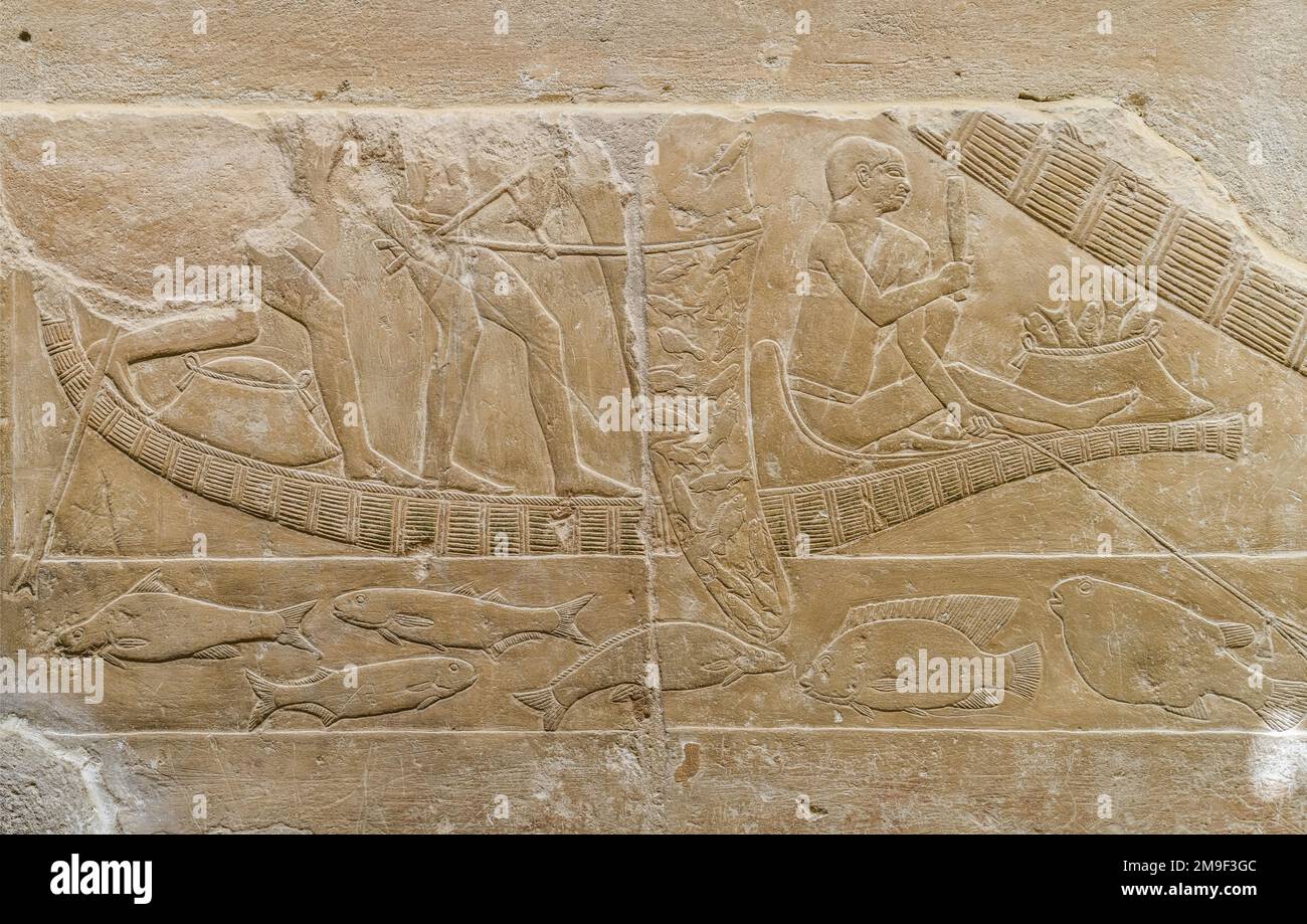 Boot auf dem Nil, Fischer, Relief in den Grabbauten des Idut, Unas-Ank und Inefert, Nekropole von Sakkara, Ägypten Foto Stock
