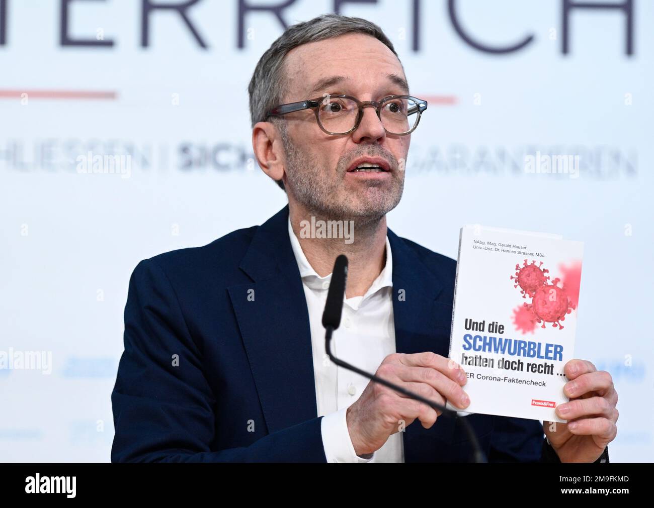 Vienna, Austria. 18th Jan, 2023. Presentazione del libro (Corona Fact Check) nel centro stampa di FPÖ con il presidente del partito federale FPÖ Herbert Kickl. Credit: Franz PERC/Alamy Live News Foto Stock