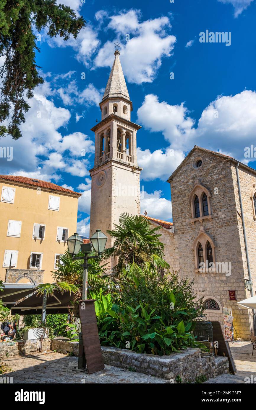 Chiesa di San Giovanni (Sveti Ivan) nel centro storico di Budva sulla costa adriatica del Montenegro Foto Stock