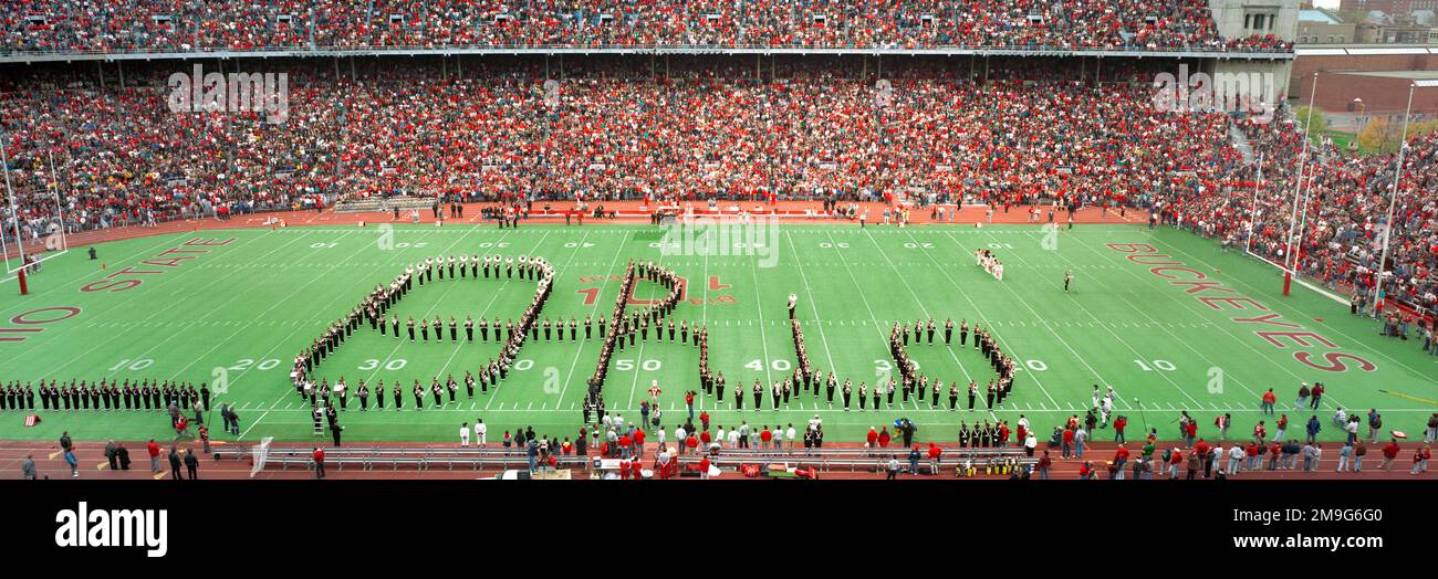 Vista della marching band sullo stadio di calcio, Columbus, Ohio, USA Foto Stock
