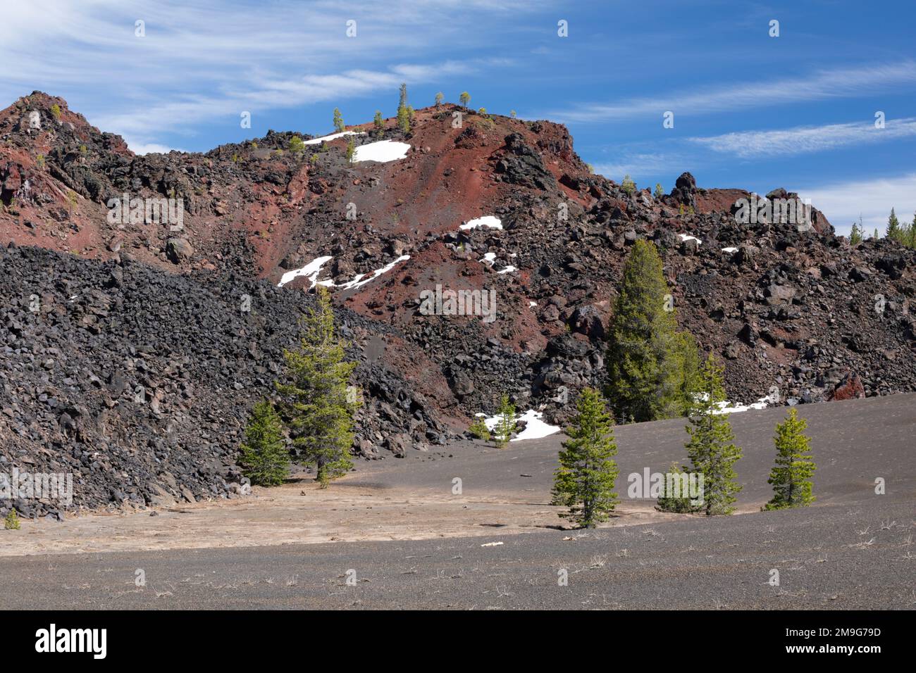 Vista sulle montagne in inverno, Parco nazionale vulcanico di Lassen, CALIFORNIA, STATI UNITI D'AMERICA Foto Stock
