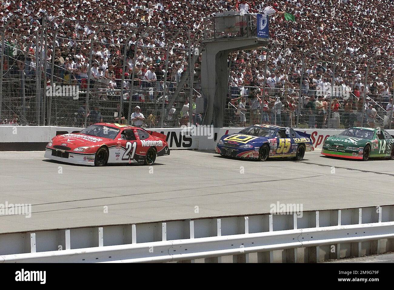 Elliott Sadler lo riparte al Monster Mile guidando la #21 Air Force sponsorizzata NASCAR durante il dover Downs International Speedway MBNA 400. Base: Dover Stato: Delaware (DE) Nazione: Stati Uniti d'America (USA) Foto Stock