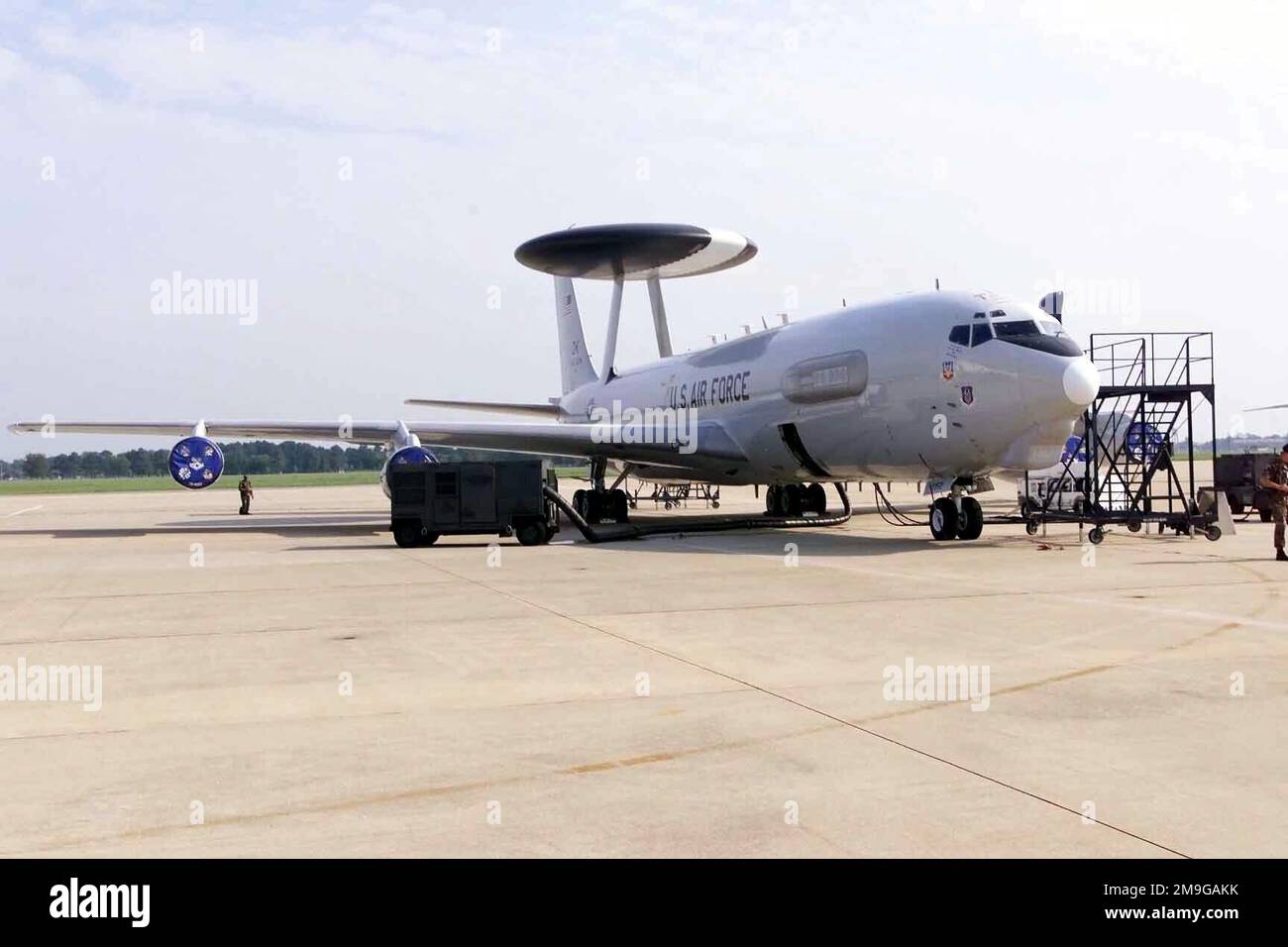 Velivolo Airborne Warning and Control System (AWACS) in esposizione statica a sostegno del Seminario Supremo comandante alleato, Atlantico (SACLANT) tenutosi a Langley Air Force, Virginia. Al Seminario SACLANT hanno partecipato 100 delegati provenienti da 18 paesi, con lo scopo di riunire i leader della NATO per discutere questioni da una prospettiva marittima e nordamericana e dare ai leader un'opportunità concreta. Base: Langley Air Force base Stato: Virginia (VA) Paese: Stati Uniti d'America (USA) Scene Major Command mostrato: ACC Foto Stock