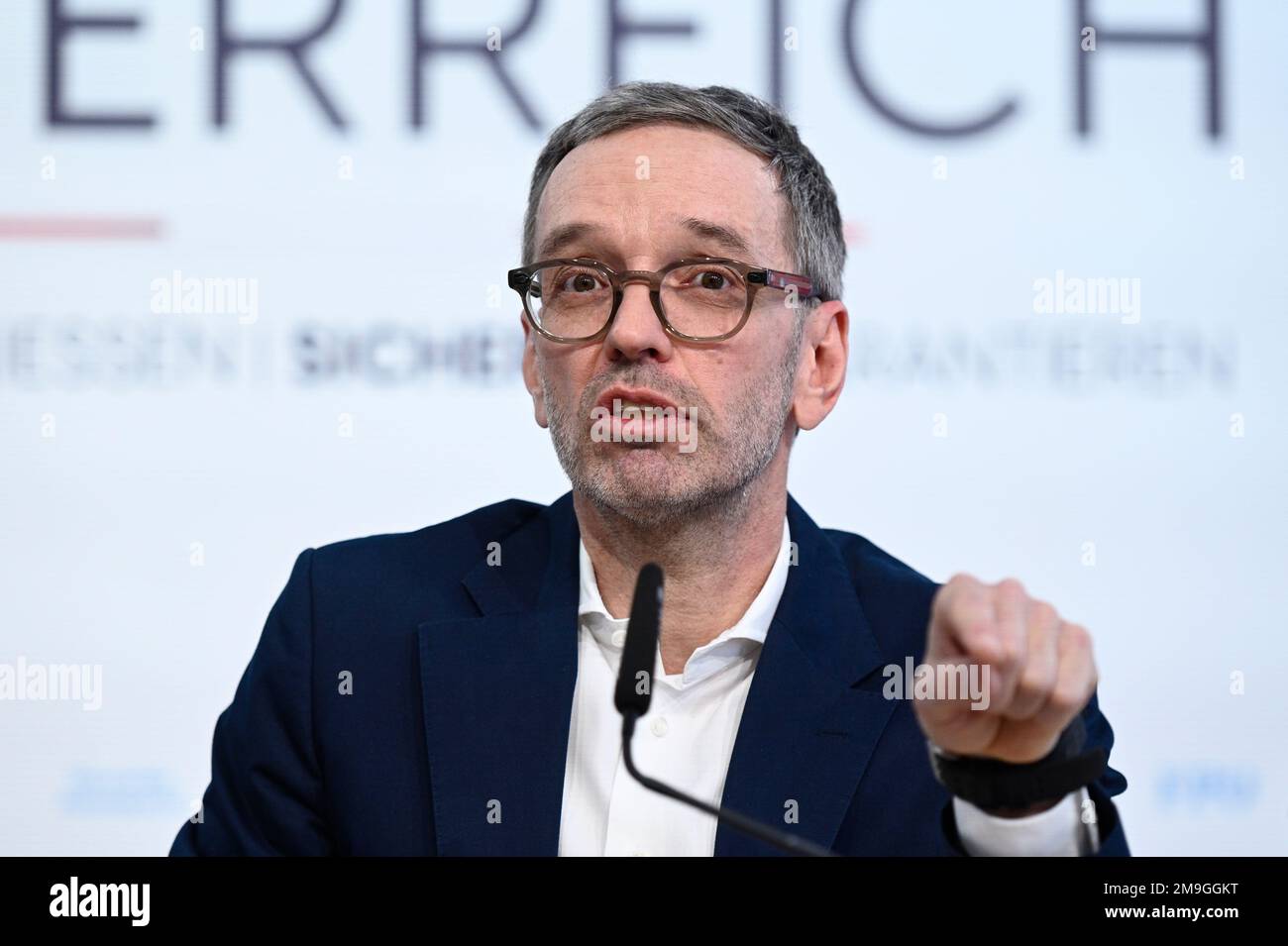 Vienna, Austria. 18th Jan, 2023. Presentazione del libro (Corona Fact Check) nel centro stampa di FPÖ con il presidente del partito federale FPÖ Herbert Kickl Foto Stock