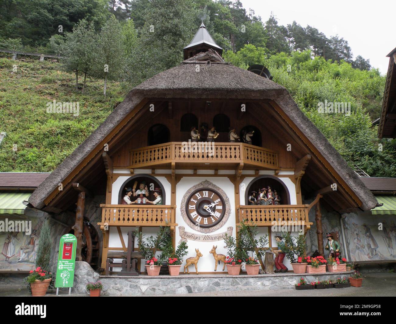 Casa degli orologi della Foresta Nera Adolf Herr E. K., Hornberg, Foresta Nera, Baden-Württemberg, Germania, Europa Foto Stock